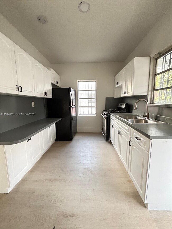 Building Photo - 2035 NW 26th St