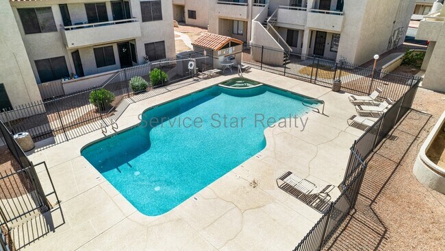 Foto del edificio - 11666 N 28th Dr