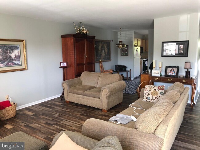 Foto del edificio - 310 Countryside Ct