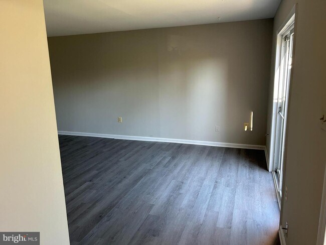 Building Photo - 4592 Conwell Dr