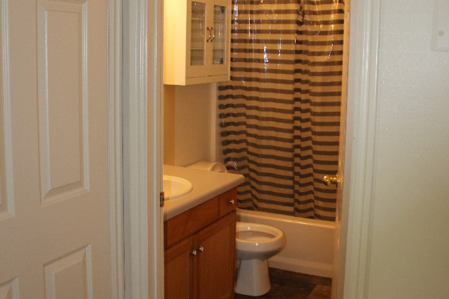 Bathroom - 672 E Lagoon St