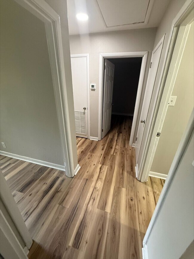 Foto del edificio - Updated 2 Bedroom in Brainerd! New Floorin...
