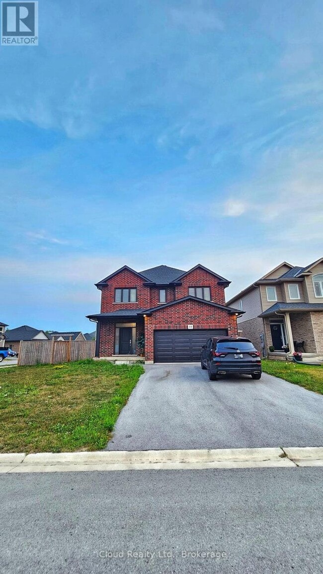 Building Photo - 89 LAURENT Ave
