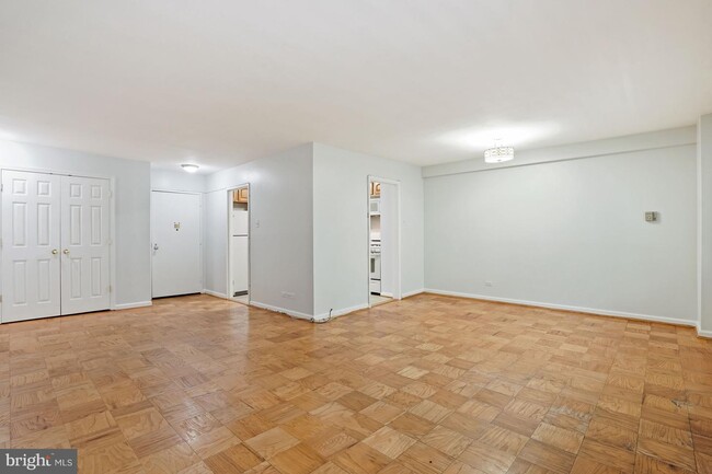 Foto del edificio - 4501 Arlington Blvd
