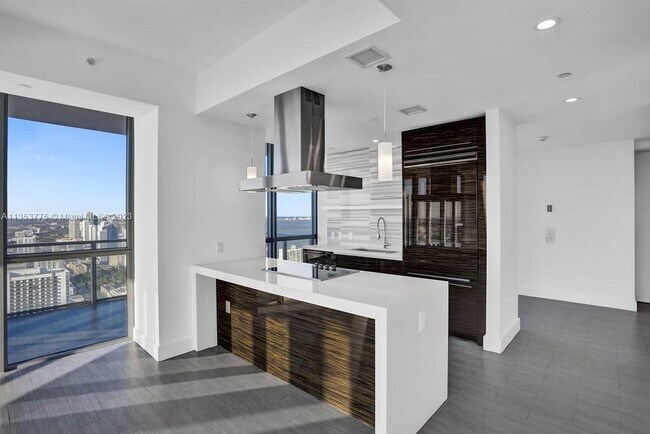 Building Photo - 1100 Biscayne Blvd