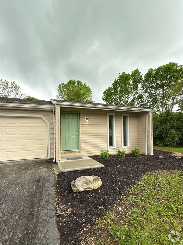 Building Photo - 6386-6386 Shelton Ct