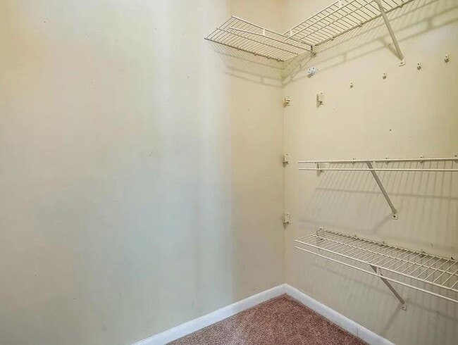 Building Photo - 5273 Tennis Ln