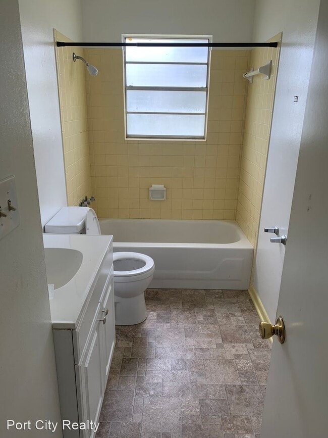 Building Photo - 3 br, 1 bath House - 2064 Addition Ave