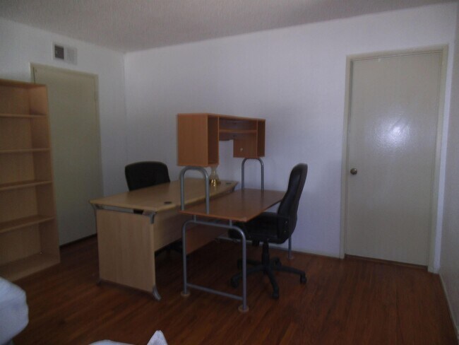 Building Photo - 4114 Haverford Ave