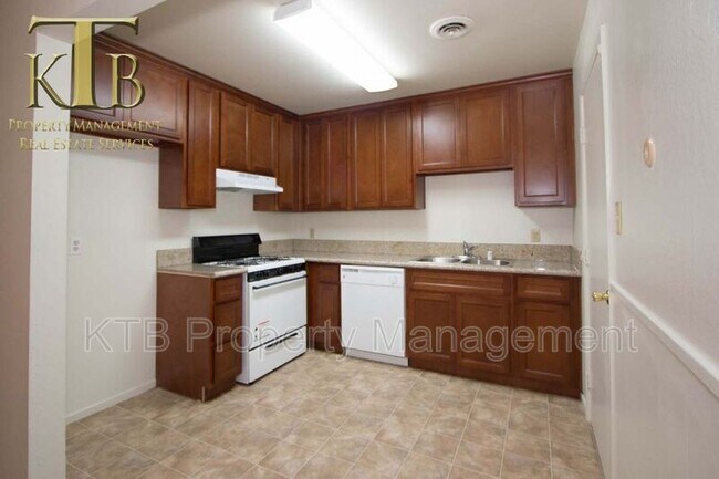 Foto del edificio - 300 Montrose Dr