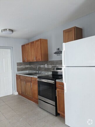 Building Photo - 209 Avondale Dr