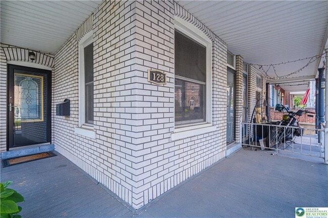 Building Photo - 128 N 4th St