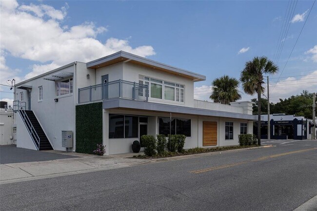Building Photo - 2622 Edgewater Dr