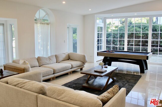 Foto del edificio - 1265 Bienveneda Ave