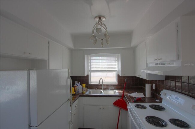 Foto del edificio - 307 S Osprey Ave