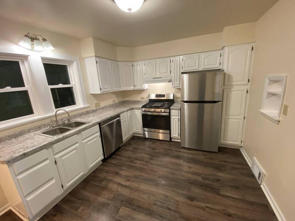 Brand new stainless steel appliances - 1802 Roth St