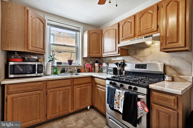 Primary Photo - 4241 Aldine St