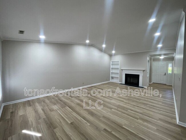 Building Photo - 115 Bent Tree Dr