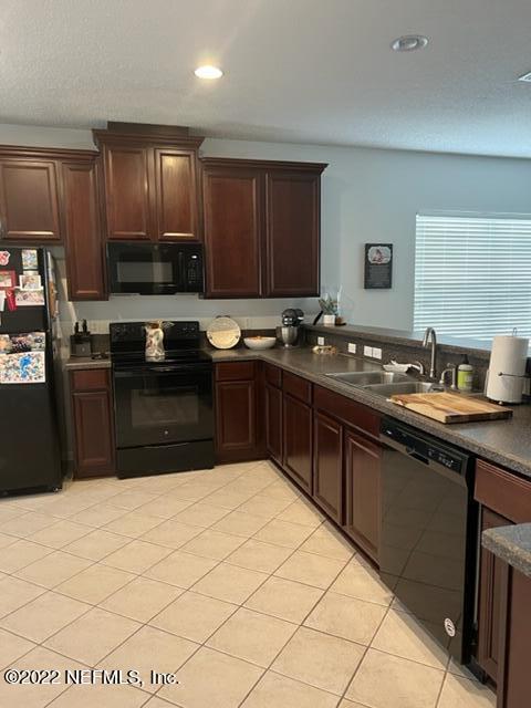 Building Photo - 14688 Falling Waters Dr
