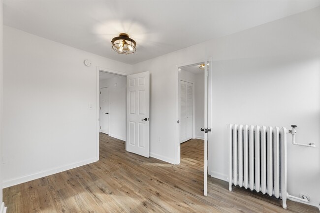 Building Photo - 258 9th St