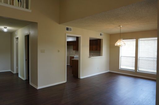 Foto del edificio - North Central SA - Thousand Oaks / 281 / 1604