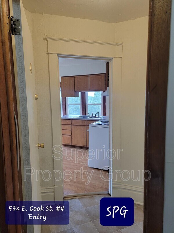 Building Photo - 532 E Cook St