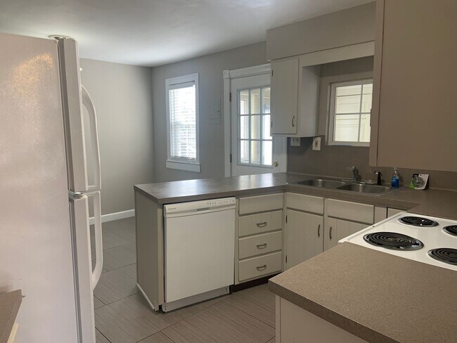Foto del edificio - Three Bedroom Home Convenient to West Frie...