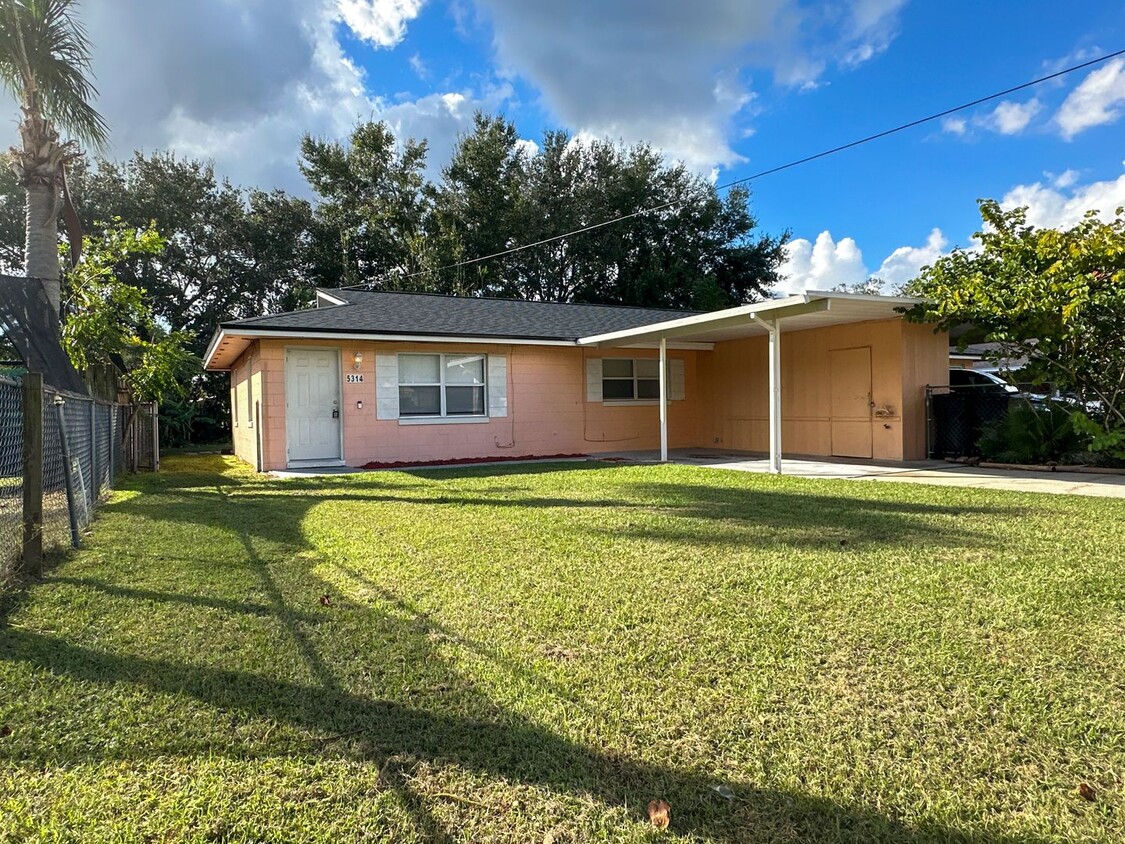 Foto principal - Fully Fenced Privacy in Orlando – Stylish ...