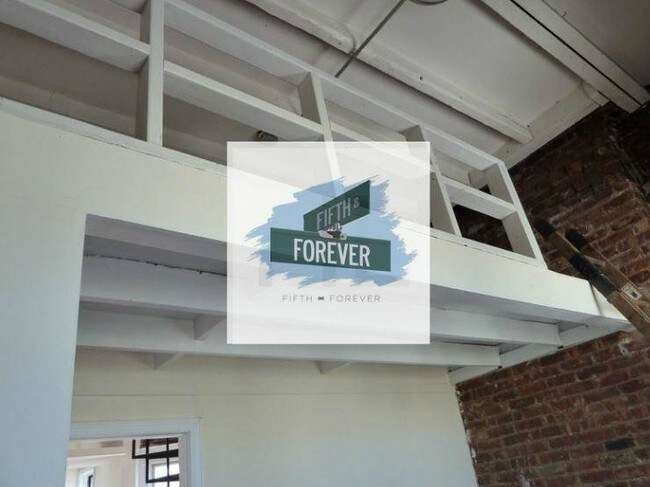 Foto del edificio - 258 E 3rd St