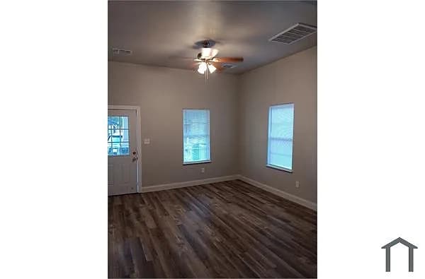 Building Photo - Room in House on Delmar St
