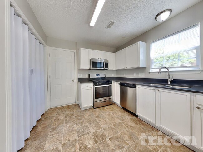 Foto del edificio - 619 Overlook Rd