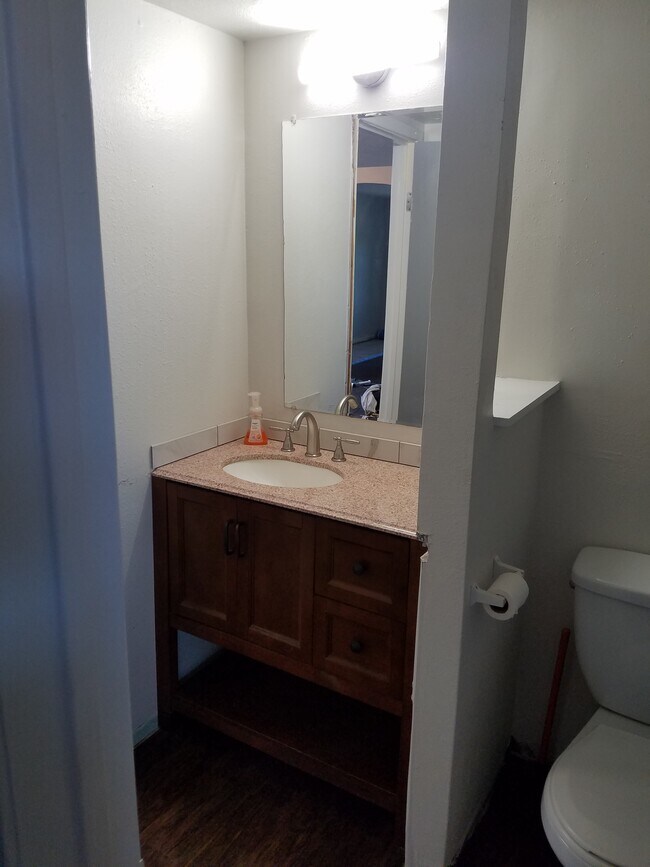 Foto del edificio - 1026 W Village Ct