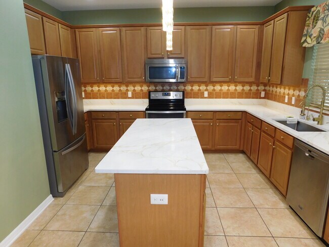 Building Photo - 2320 Darlin Cir