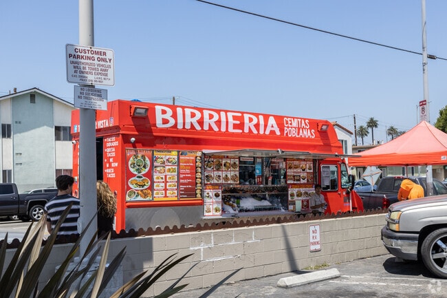 Residents of Mar Vista can catch food trucks at select locations.