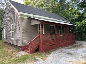 Building Photo - 629 Hallyburton St