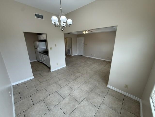 Foto del edificio - 2720 Camelot Dr