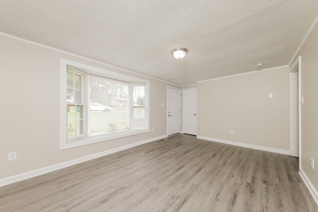 Building Photo - 1404 Waterloo Dr