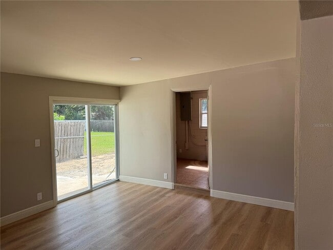 Building Photo - 107 N Galena Ave