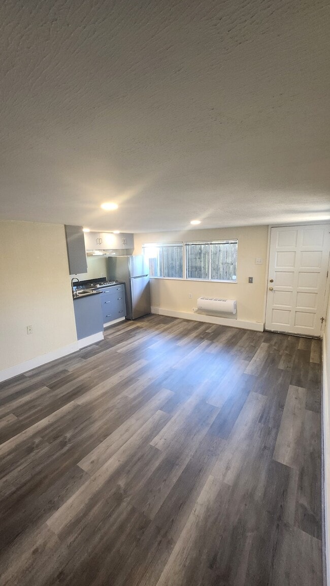 Foto del edificio - 885 Fourth Ave, Unit 1