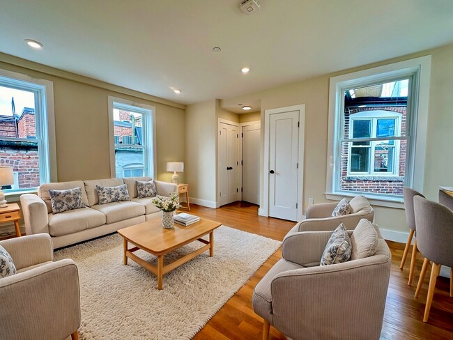 Building Photo - 64 N Margin St