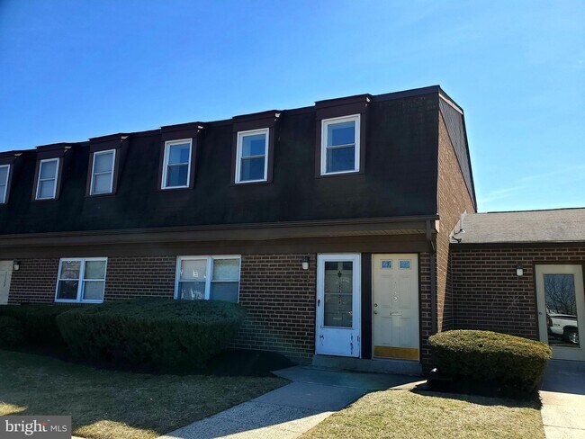Building Photo - 1132 Kaye Ct