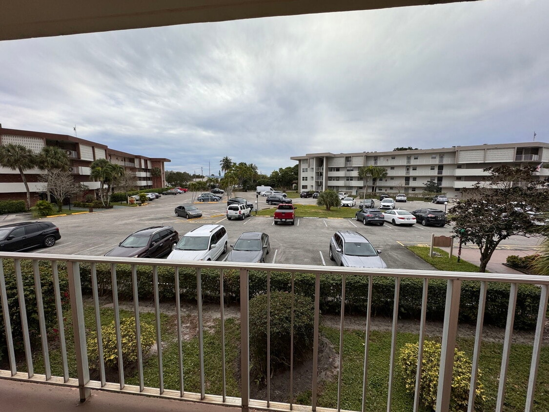 Photo - 2861 Northwest 47th Terrace Apt #207B, Lauderdale Lakes, FL 33313 - 1 BR 1 BA Condo