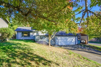 Building Photo - 4901 NE 47th Ave