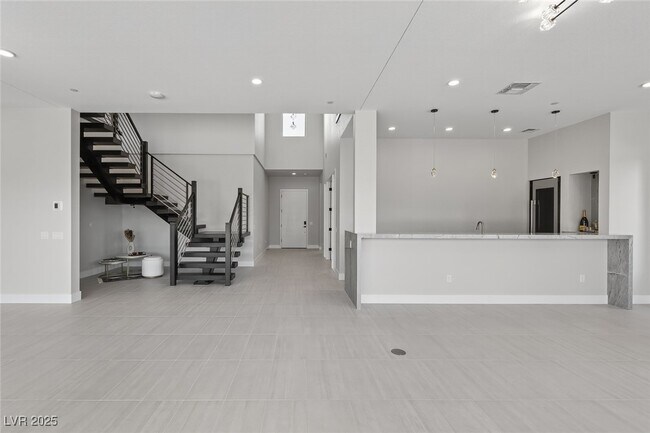 Building Photo - 10663 Stone Ledge Ave