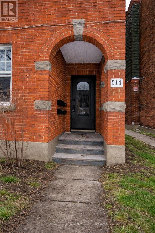Building Photo - 514 Bay St