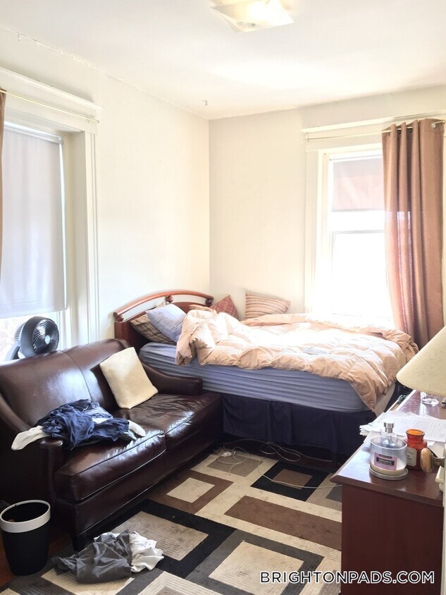 Primary Photo - 130 Englewood Ave