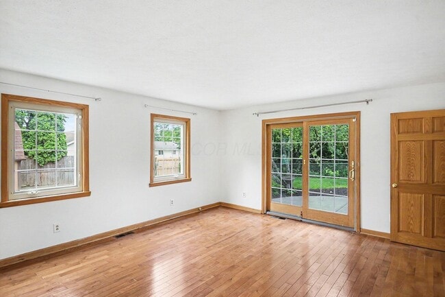 Building Photo - 898 Havendale Dr