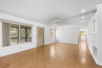 Building Photo - 313 Pine Ridge Cir
