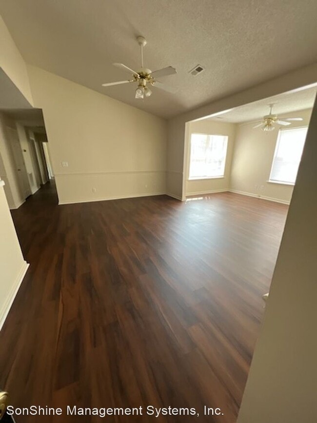 Building Photo - 3 br, 2 bath House - 529 E Third Loop Rd