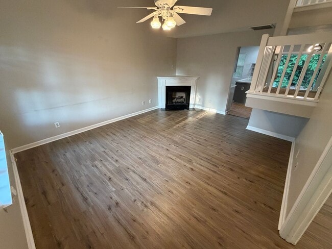 Building Photo - Beautiful 3-bedroom, 2.5-bathroom townhome